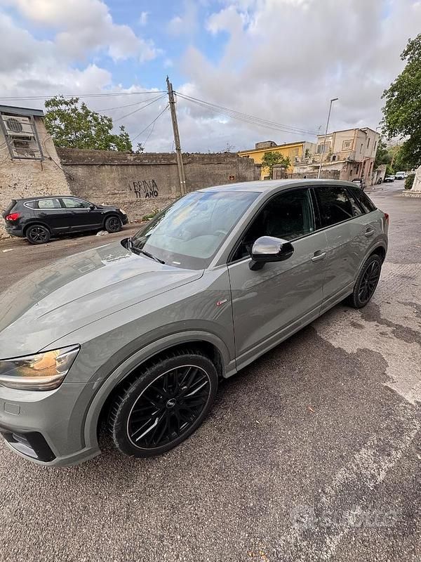Grigio Usata 2019 Audi Q2 Ambiente SUV | 21.499 € (Buon prezzo) - Immagine 1/4