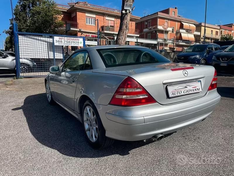 Usata Mercedes SLK200 163 CV (119 kW) 2002 Grigio Cabrio