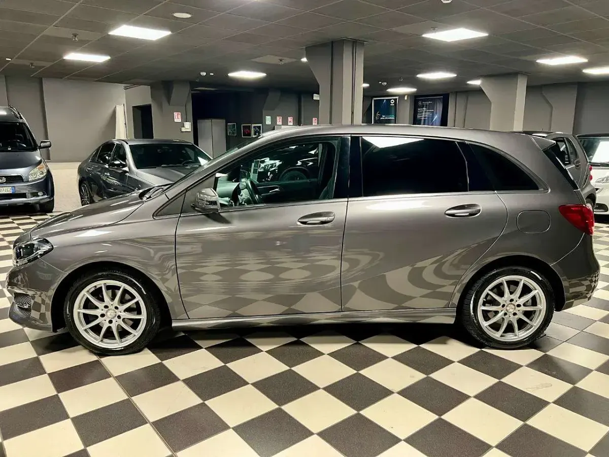 Usata Mercedes B200 136 CV (100 kW) 2015 Grigio Utilitaria