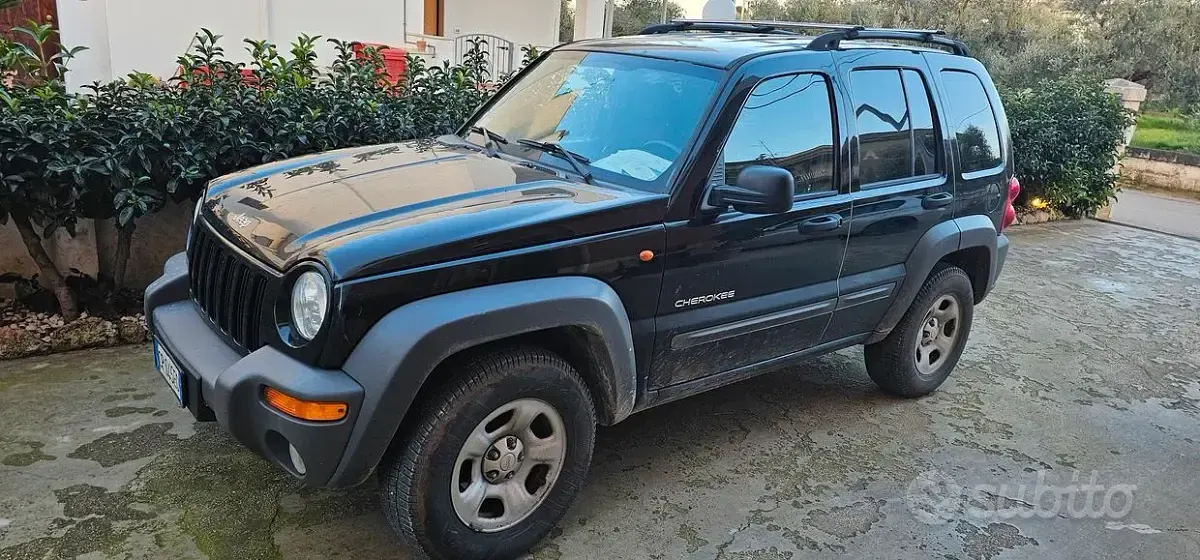 Usata Jeep Cherokee 143 CV (105 kW) 2004 Nero SUV