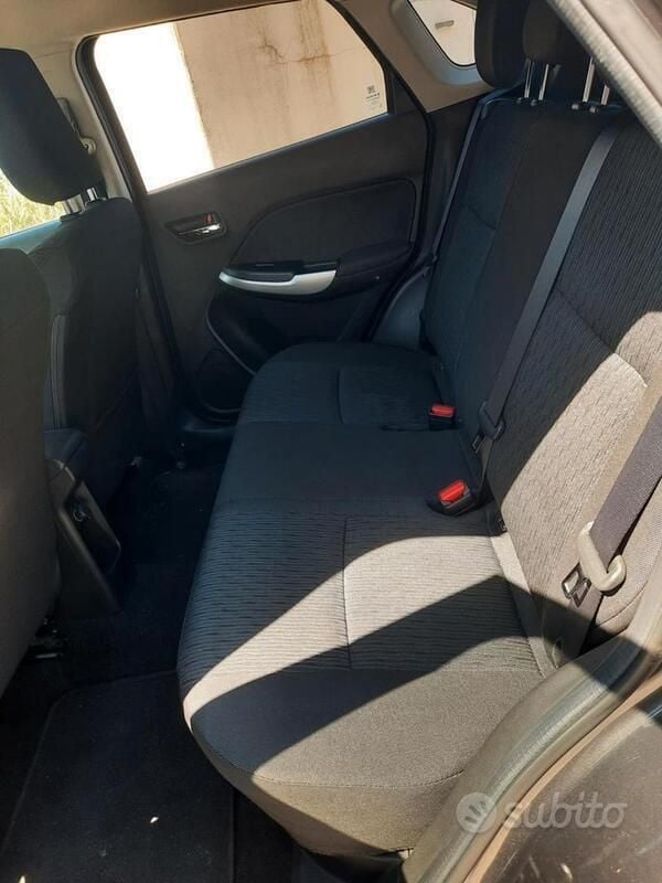 Usata Suzuki Baleno 90 CV (66 kW) 2018 Grigio Berlina