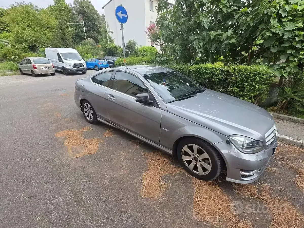 Usata Mercedes C220 170 CV (125 kW) 2013 Grigio Coupé