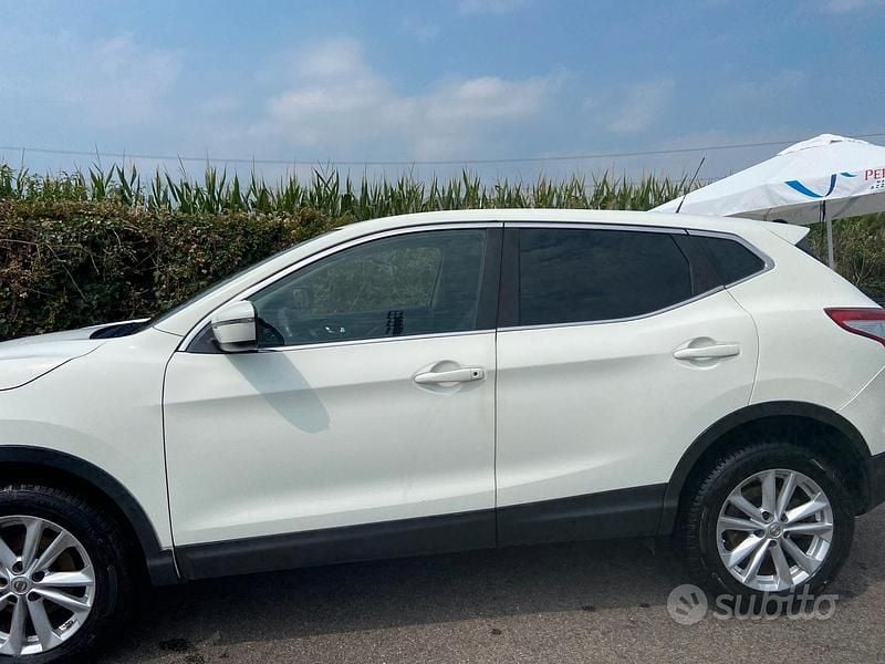 Usata Nissan Qashqai 110 CV (80 kW) 2015 Bianco SUV