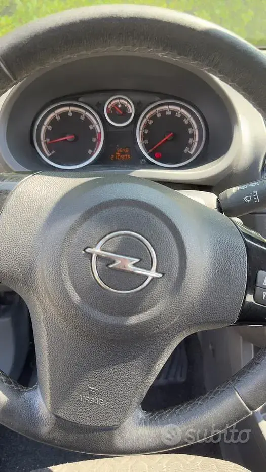 Usata Opel Corsa 85 CV (62 kW) 2013 Grigio Utilitaria