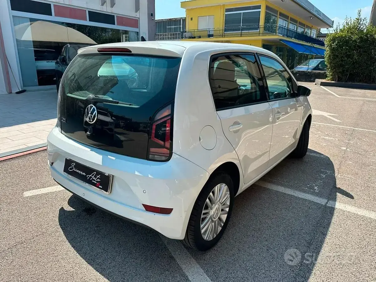 Usata VW up! move up! 65 CV (47 kW) 2022 Bianco Utilitaria