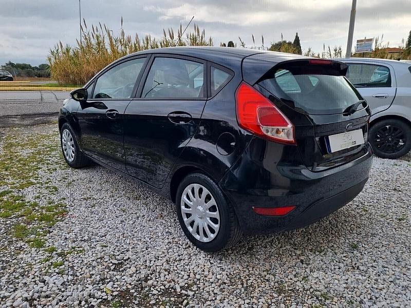 Usata Ford Fiesta 75 CV (55 kW) 2017 Nero Berlina