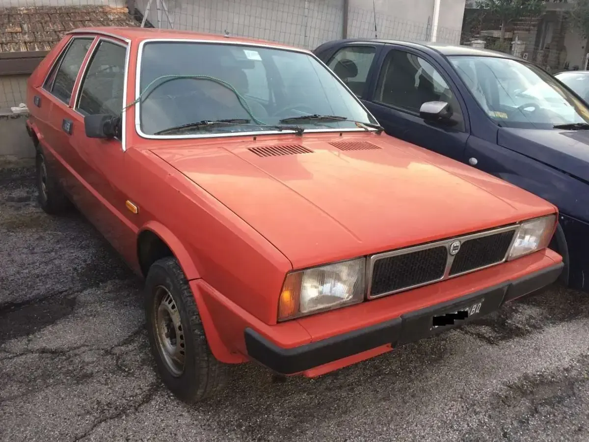 Usata Lancia Delta 75 CV (55 kW) 1982 Rosso Utilitaria