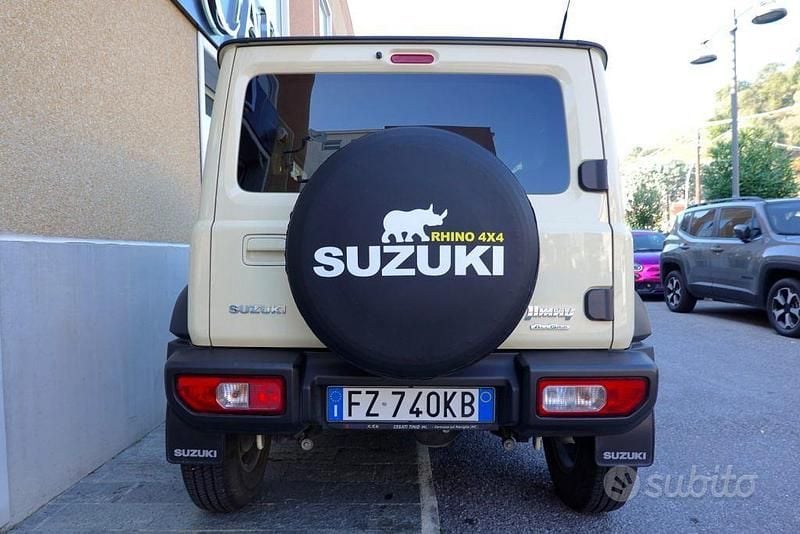 Usata Suzuki Jimny 102 CV (75 kW) 2019 Beige pastello SUV