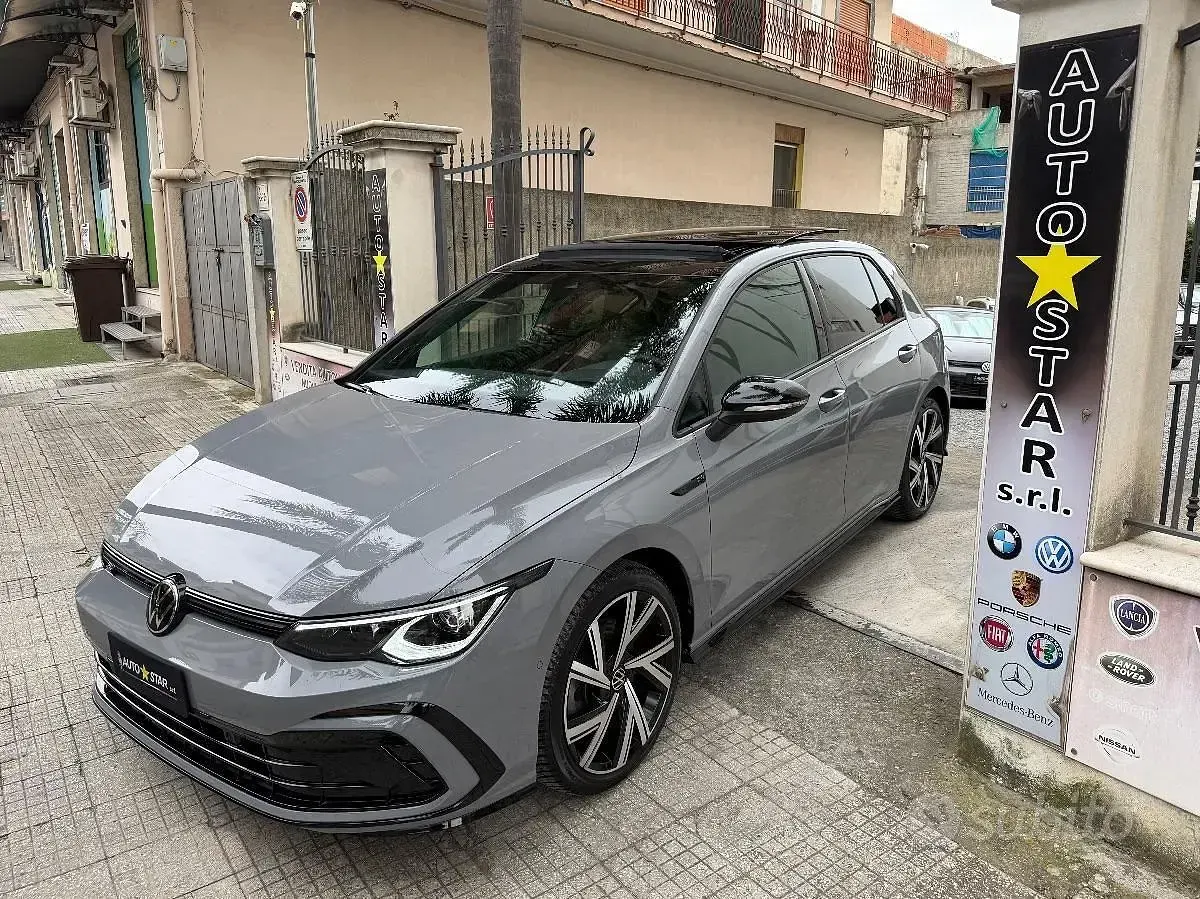 Usata VW Golf VIII R-line 150 CV (110 kW) 2021 Grigio Berlina