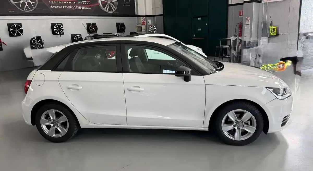Usata Audi A1 Sportback Ambiente 90 CV (66 kW) 2015 Bianco Utilitaria