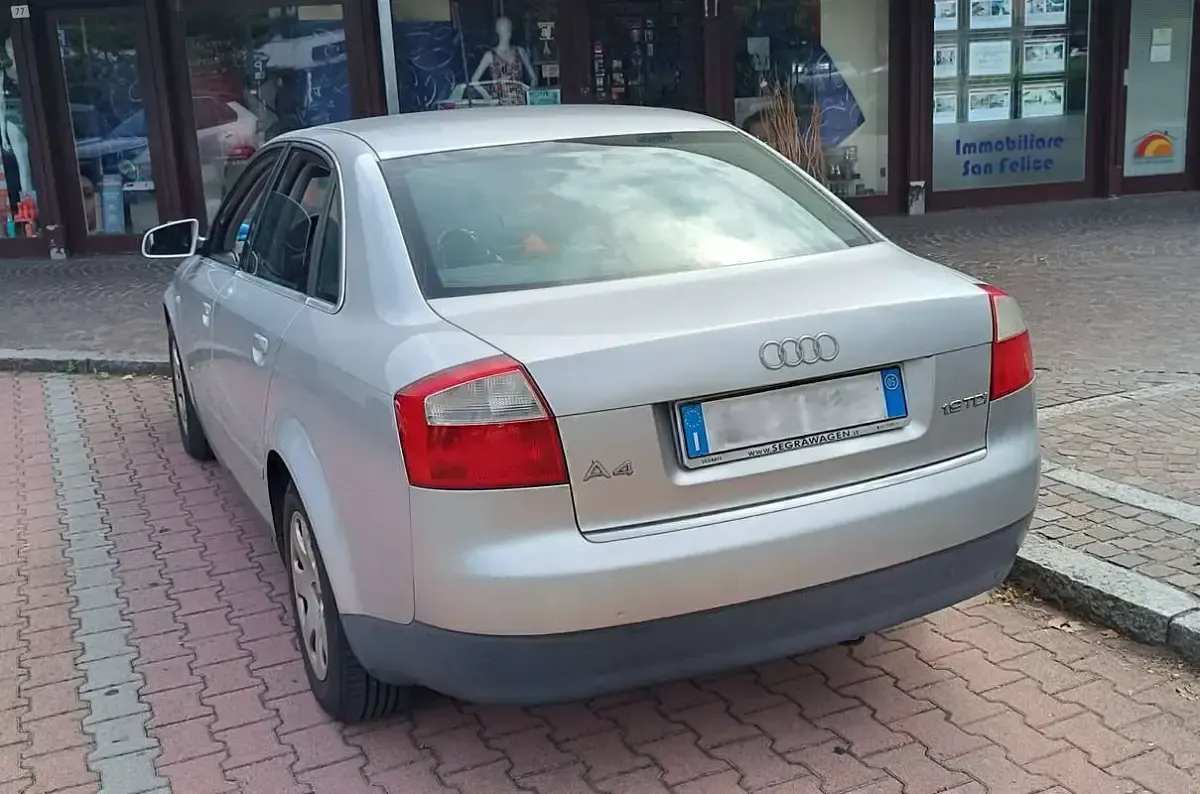 Usata Audi A4 Ambiente 131 CV (96 kW) 2005 Argento Berlina