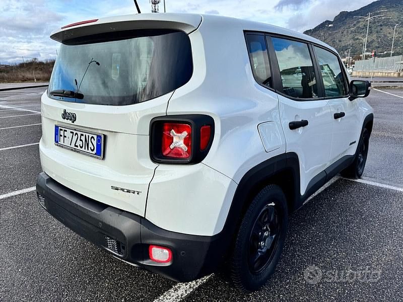Usata Jeep Renegade Sport 110 CV (80 kW) 2016 Bianco SUV