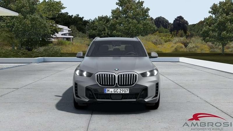 Nuova BMW X5 M Sport 333 CV (244 kW) 2025 Grigio SUV