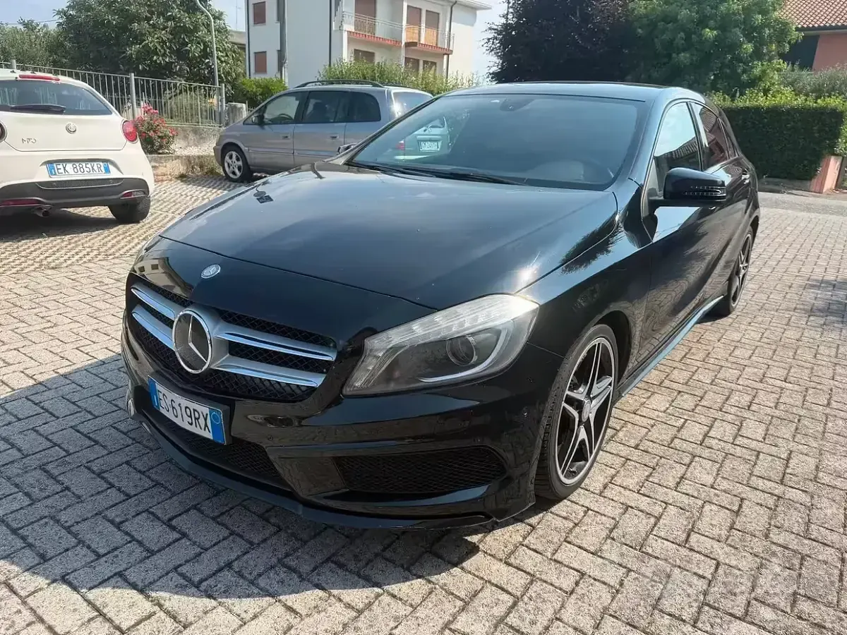 Usata Mercedes A180 Premium 109 CV (80 kW) 2013 Nero Utilitaria