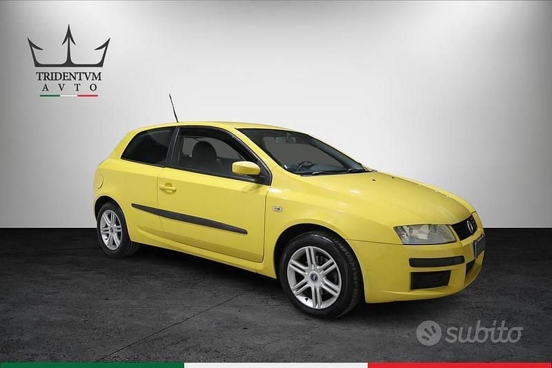 Usata Fiat Stilo 133 CV (97 kW) 2005 Giallo Berlina