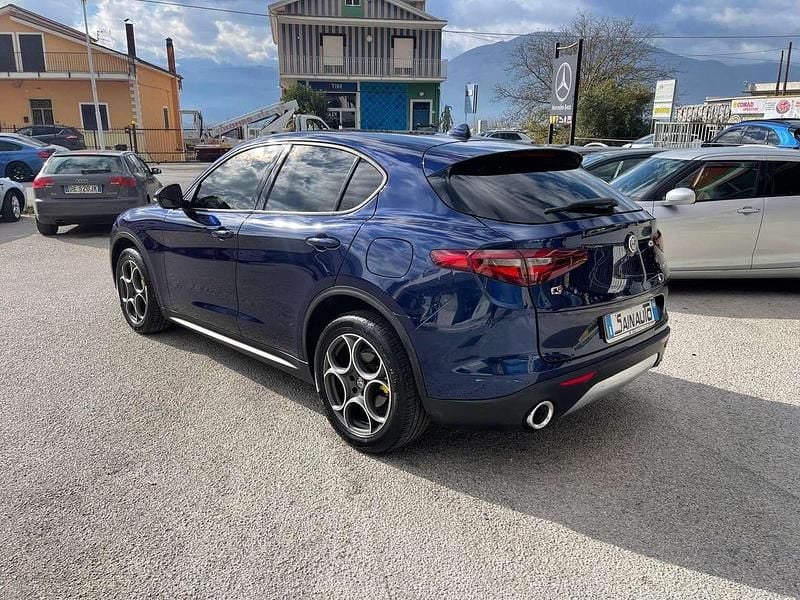 Usata Alfa Romeo Stelvio Executive 209 CV (153 kW) 2017 Blu/azzurro SUV