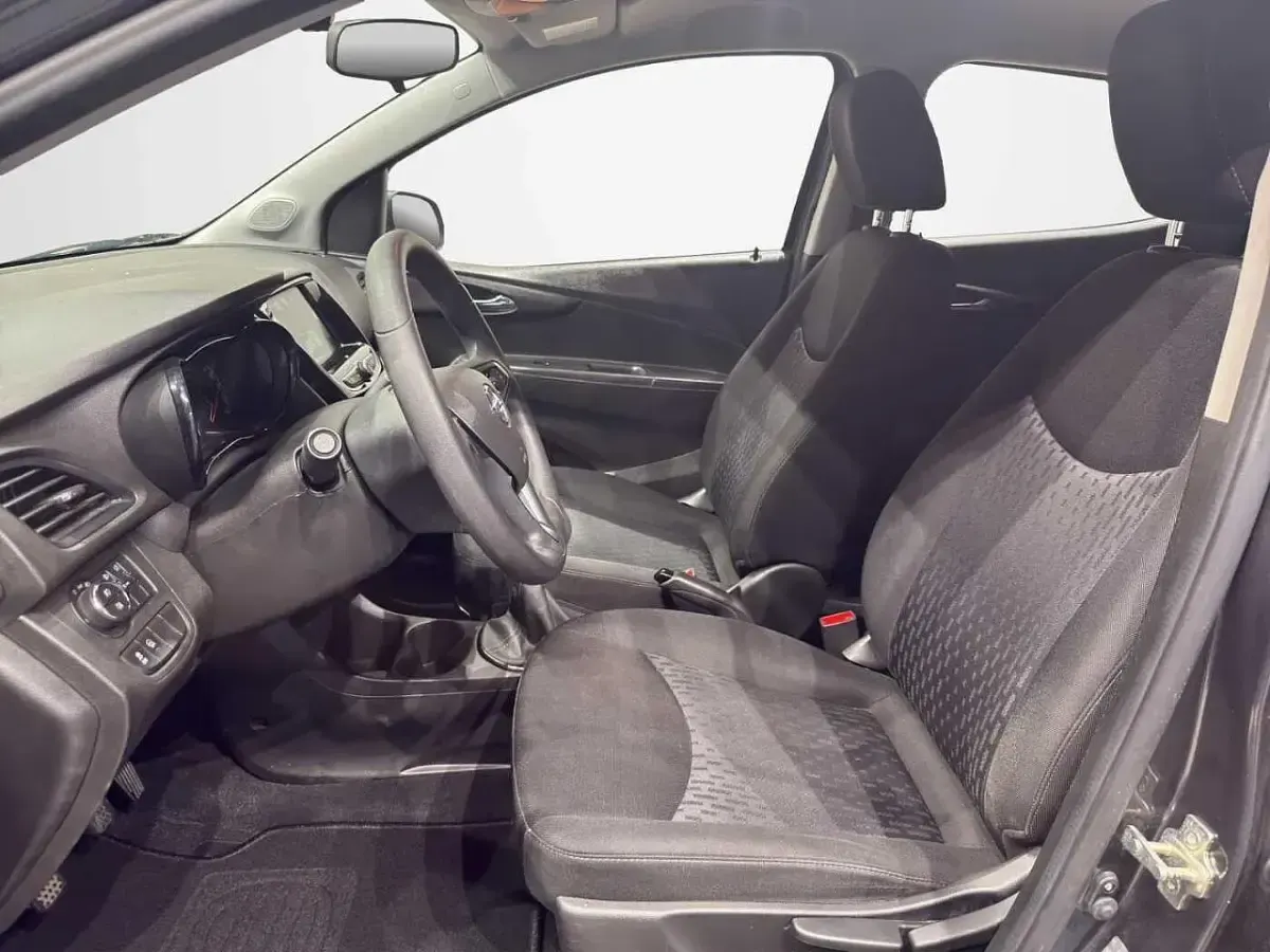Usata Opel Karl Rocks 73 CV (53 kW) 2018 Grigio Utilitaria