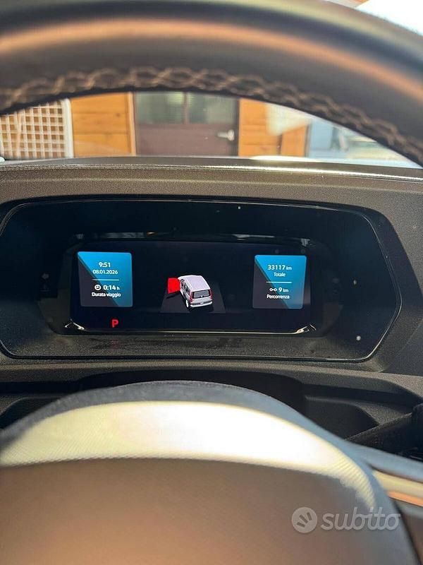 Usata VW Caddy 122 CV (89 kW) 2023 Marrone Monovolume