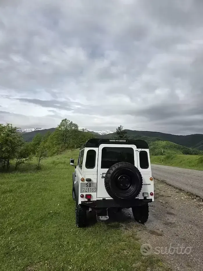 Usata Land Rover Defender 86 CV (63 kW) 1989 Bianco SUV