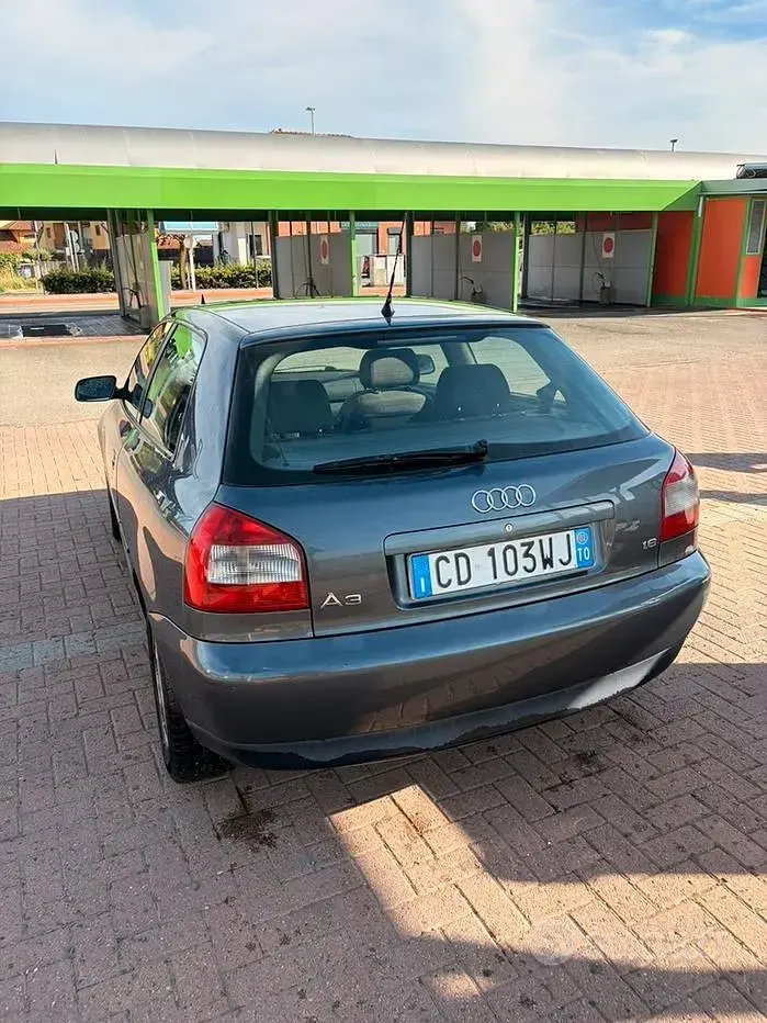 Usata Audi A3 102 CV (75 kW) 2002 Grigio Utilitaria