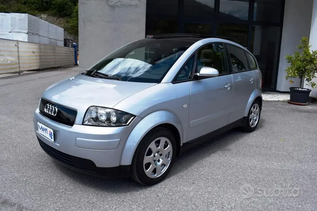 Usata Audi A2 75 CV (55 kW) 2001 Grigio Utilitaria