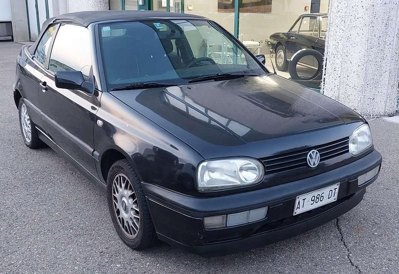 Usata VW Golf Cabriolet 75 CV (55 kW) 1998 Nero Cabrio
