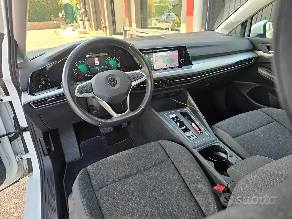 Usata VW Golf VIII 150 CV (110 kW) 2022 Pure white Berlina