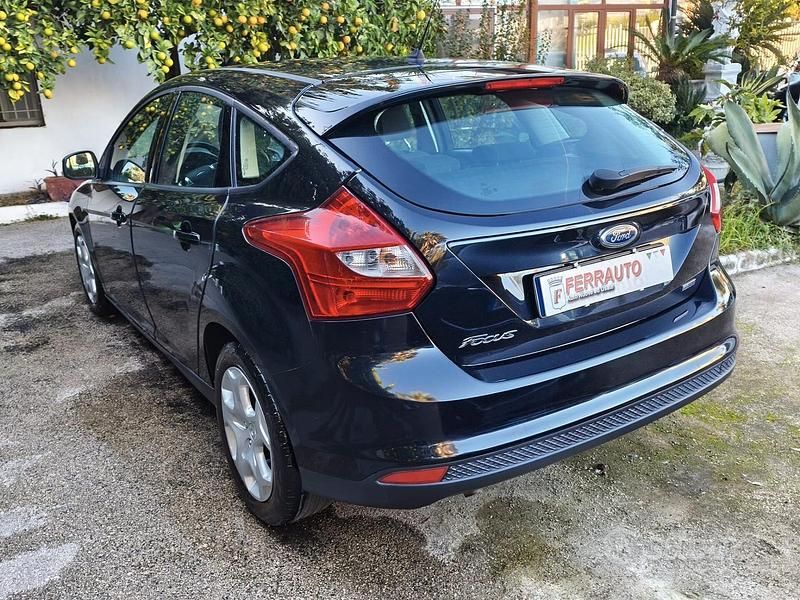 Usata Ford Focus 101 CV (74 kW) 2014 Nero Berlina