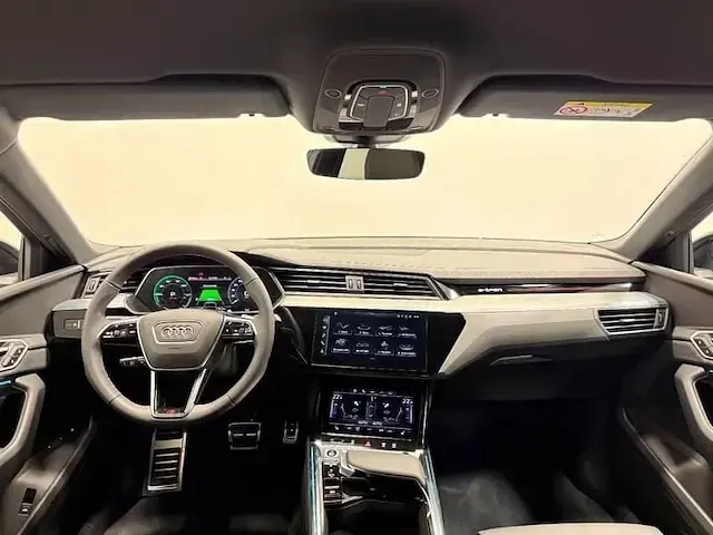 Usata Audi Q8 Sportback e-tron S-Line 300 kW (408 CV) 2024 Nero SUV