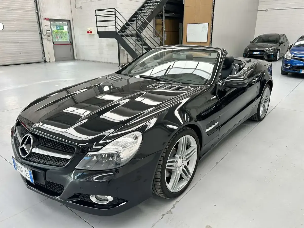 Usata Mercedes SL350 Premium 315 CV (231 kW) 2010 Nero Cabrio