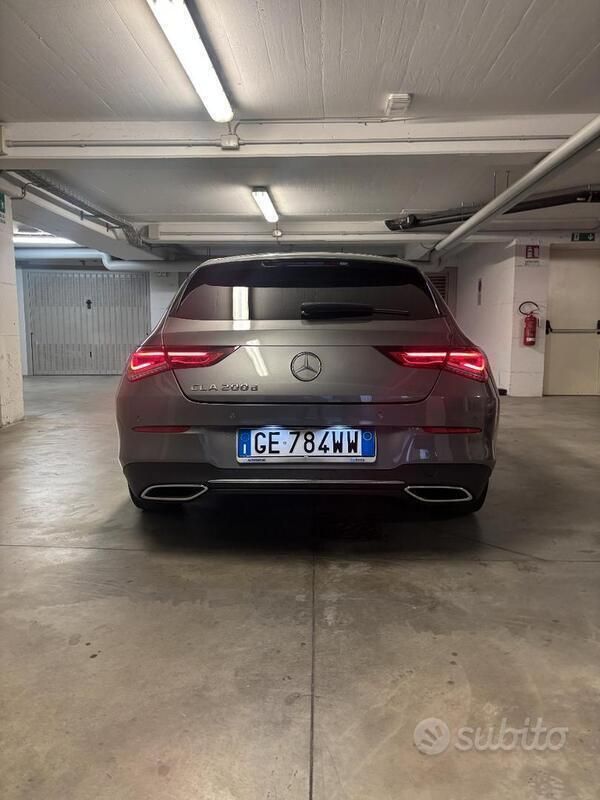 Usata Mercedes CLA200 163 CV (119 kW) 2021 Grigio Station wagon