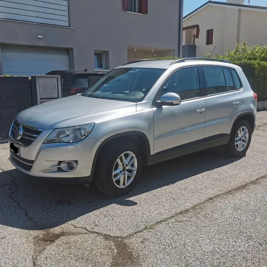 Usata VW Tiguan 140 CV (102 kW) 2010 Grigio SUV