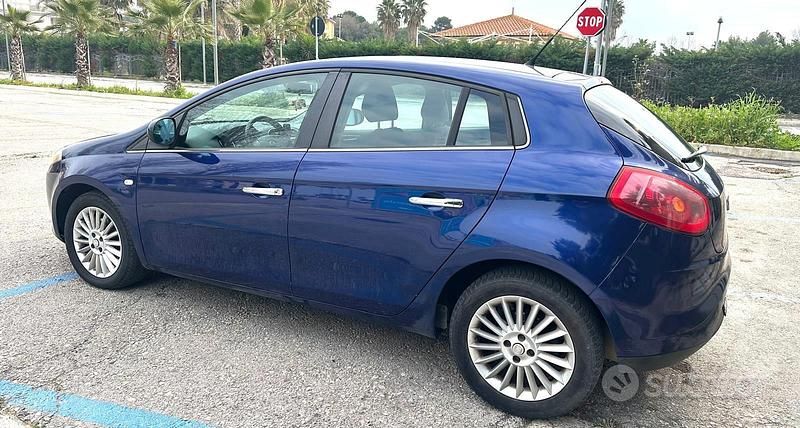 Usata Fiat Bravo 105 CV (77 kW) 2008 Blu Utilitaria