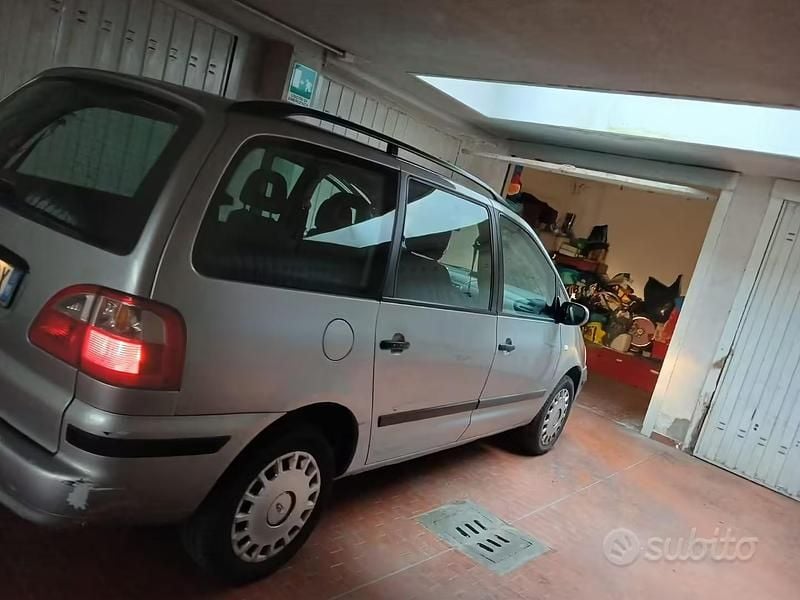 Usata Ford Galaxy 130 CV (95 kW) 2004 Grigio Monovolume