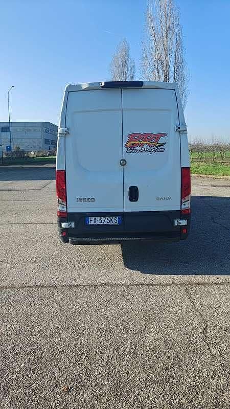 Usata Iveco Daily 126 CV (92 kW) 2016 Bianco Furgone