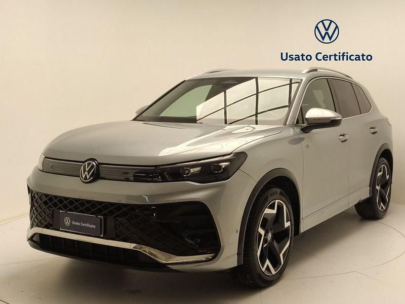 Usata VW Tiguan R-line 150 CV (110 kW) 2024 Dolomite silver SUV
