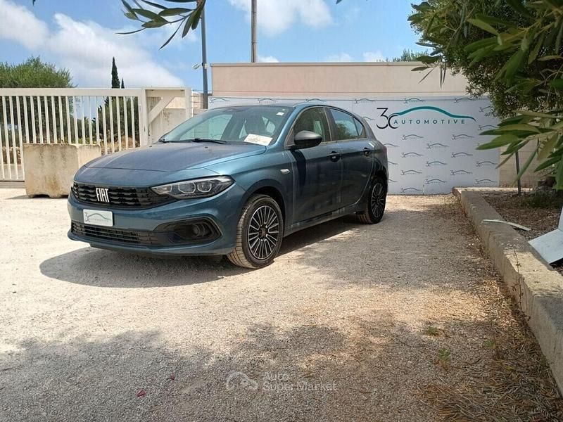 Nouvelle Fiat Tipo 99 ch (72 kW) 2025 Bleue Berline