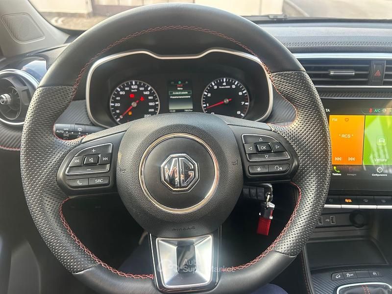 Usata MG ZS Luxury 106 CV (77 kW) 2023 Argento SUV