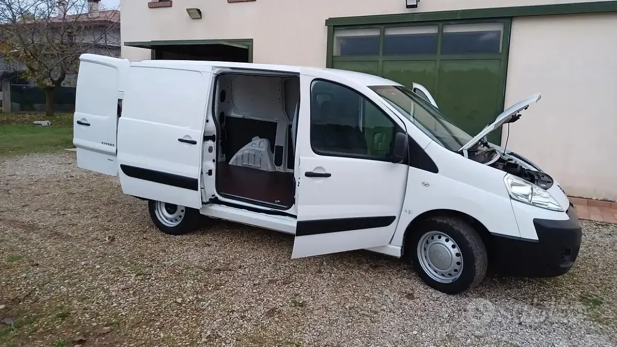 Usata Peugeot Expert 120 CV (88 kW) 2009 Furgone
