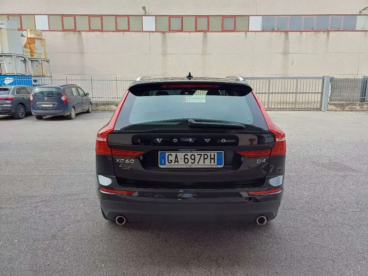 Usata Volvo XC60 Business Edition 190 CV (139 kW) 2020 Nero SUV