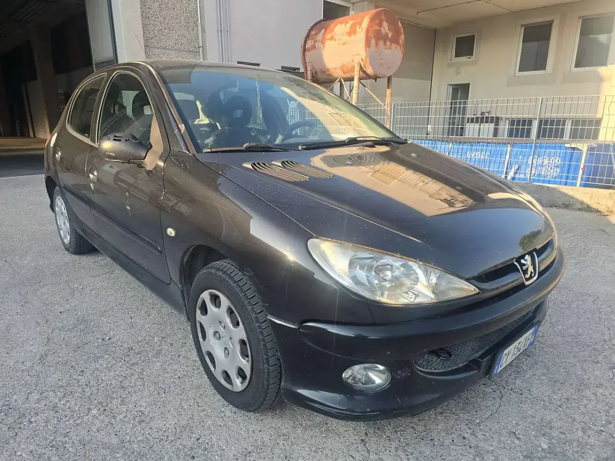 Usata Peugeot 206 88 CV (64 kW) 2006 Nero Berlina