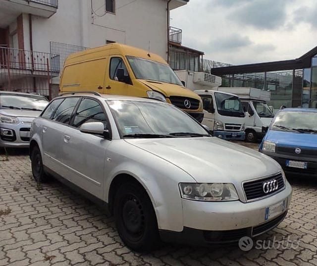 Usata Audi A4 130 CV (95 kW) 2002 Grigio Station wagon