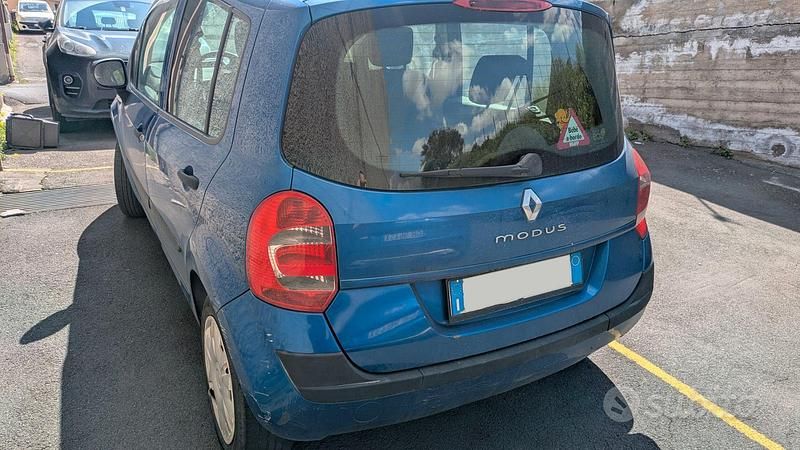 Usata Renault Modus 68 CV (50 kW) 2008 Blu Monovolume