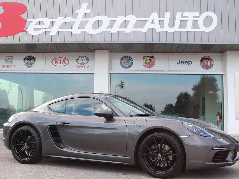 Usata Porsche 718 Cayman 299 CV (219 kW) 2018 Grigio indio Coupé