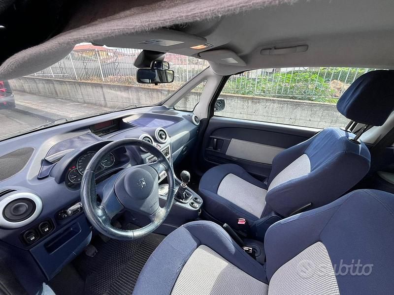 Usata Peugeot 1007 68 CV (50 kW) 2009 Nero Monovolume