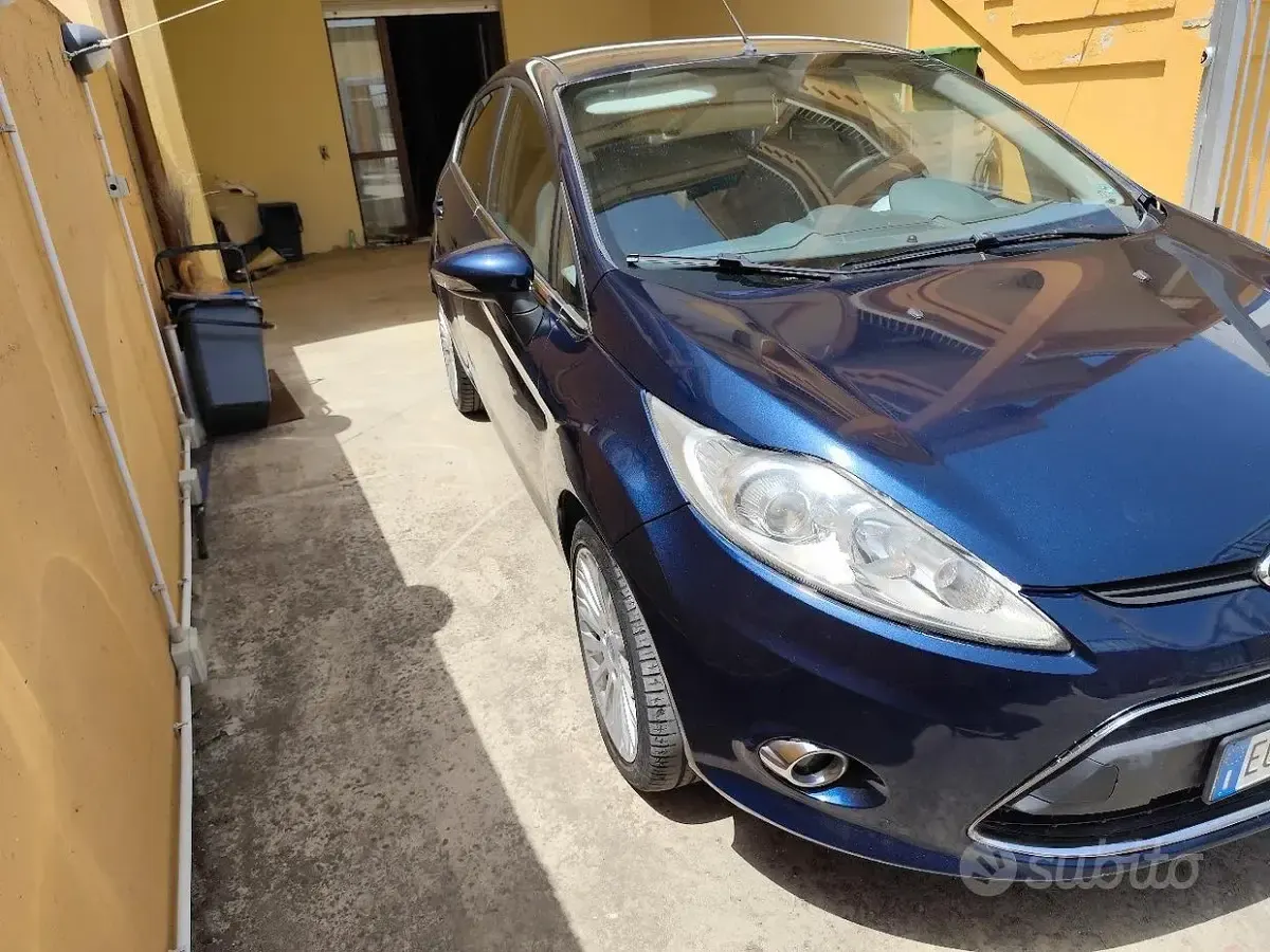 Usata Ford Fiesta 90 CV (66 kW) 2011 Berlina