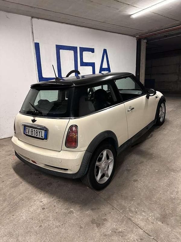 Begagnad Mini One D 75 HK (55 kW) 2005 Other Halvkombi