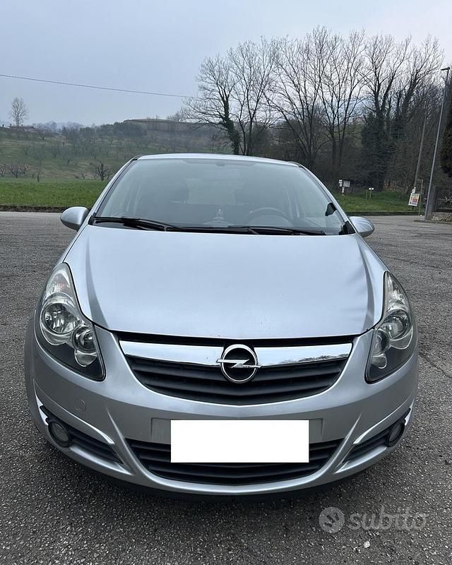 Usata Opel Corsa Sport 75 CV (55 kW) 2009 Grigio Utilitaria