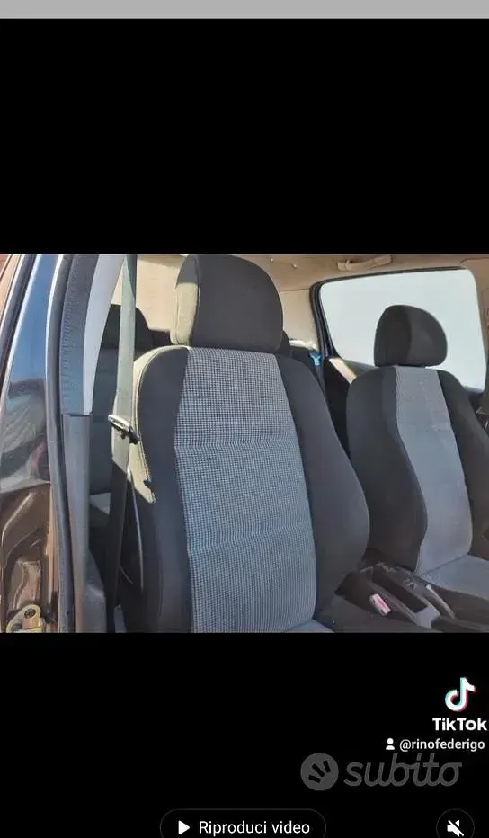 Usata Peugeot 307 90 CV (66 kW) 2005 Nero Utilitaria
