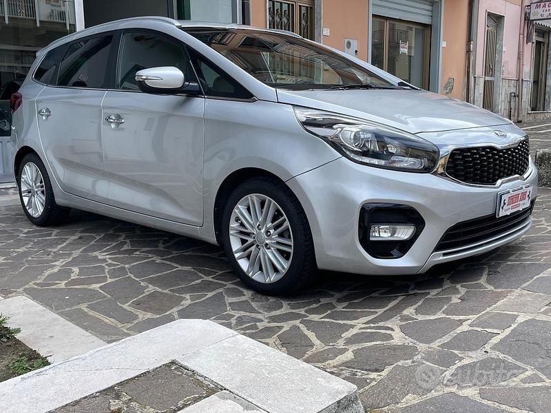 Usata Kia Carens 116 CV (85 kW) 2017 Grigio Monovolume
